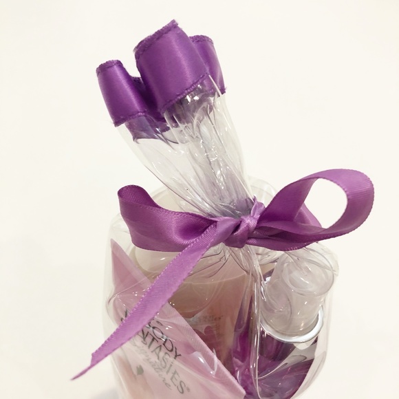 NEW Body Fantasies Luxury Gift Bag Cherry Blossom - Picture 4 of 7